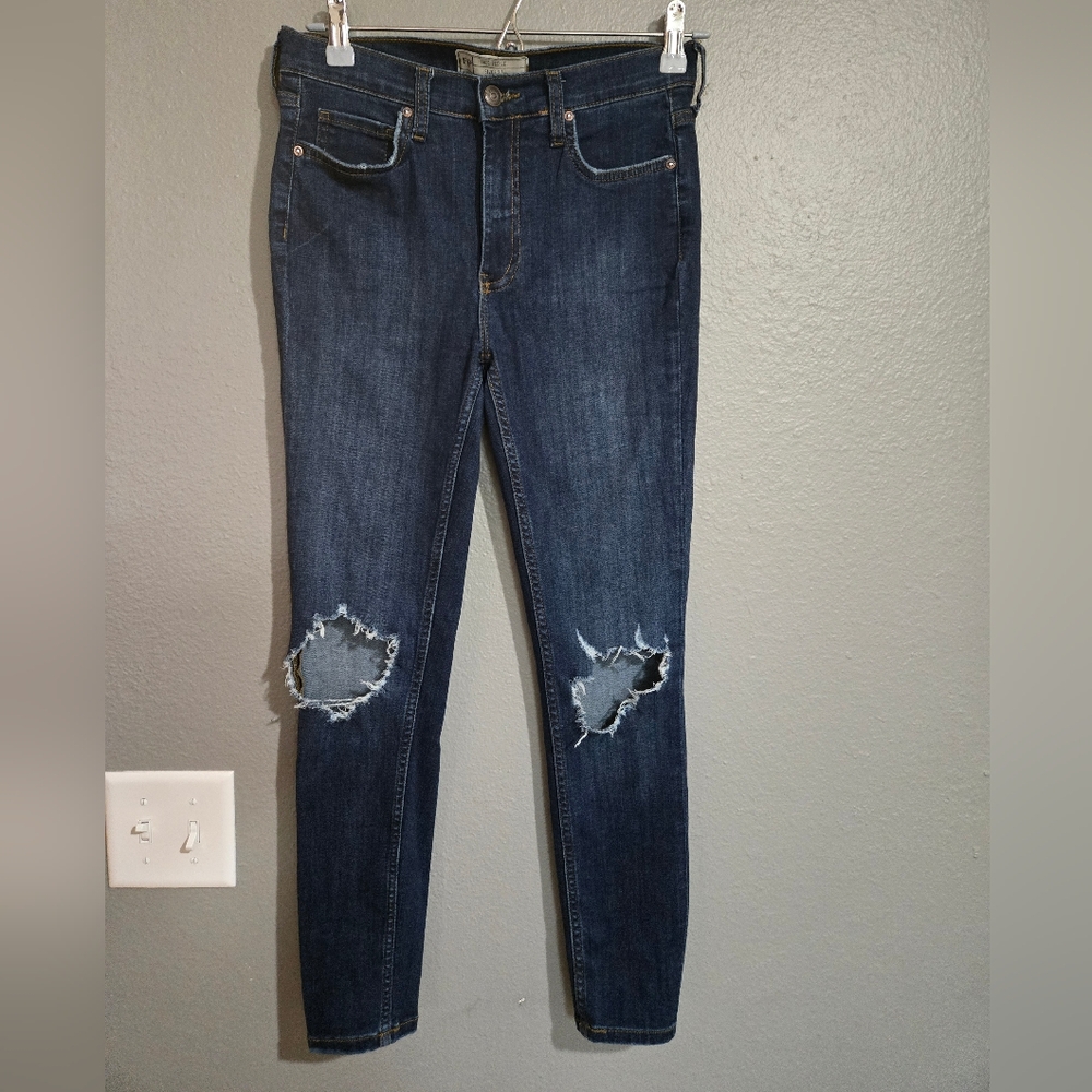 Free People Dark Skinny Distressed Jeans Size 27